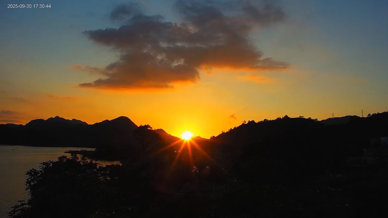 阿姆坪遊艇碼頭夕陽日落