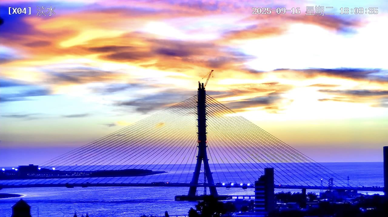 danjiang bridge 1